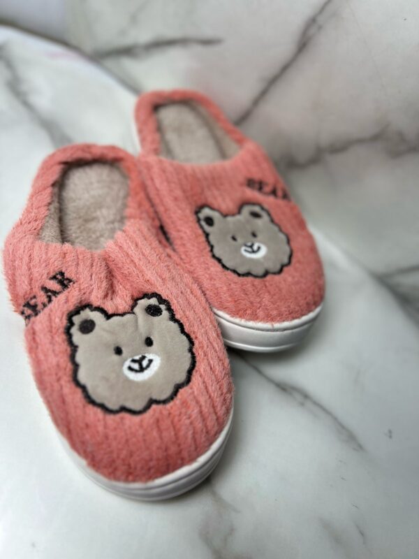 PANTUFLA KAWAI (TALLA Y COLOR SE ELIGE EN LLAMADA )